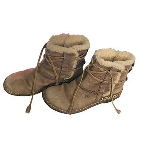 Ugg Cove Toast boots